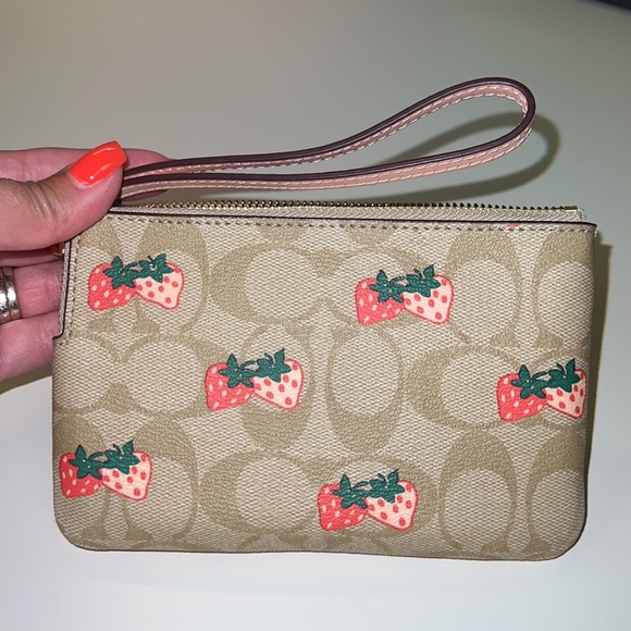 Coach Strawberry coin purse - Picture 5 of 5